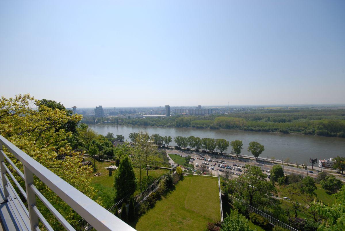 River View 3*