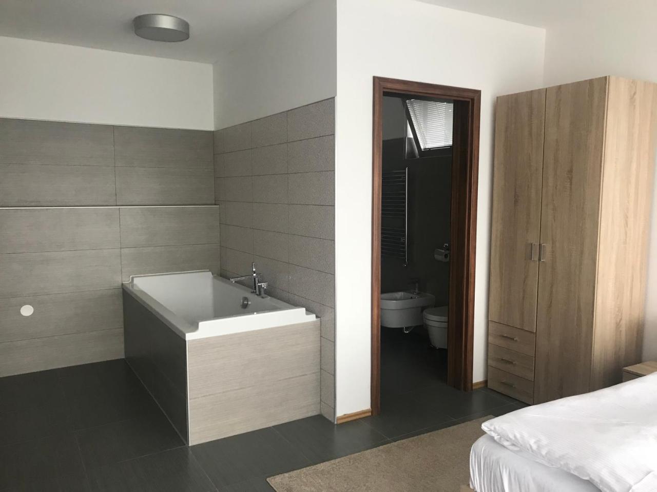 River View 3*